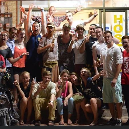 Lucky Backpacker Hostel Вьентьян Экстерьер фото
