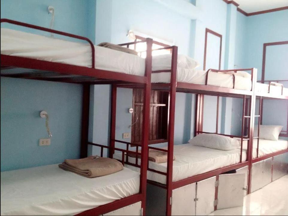 Lucky Backpacker Hostel Вьентьян Экстерьер фото