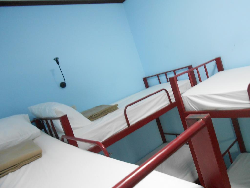 Lucky Backpacker Hostel Вьентьян Экстерьер фото