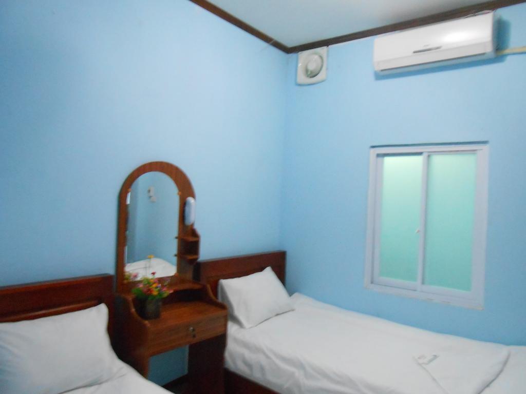 Lucky Backpacker Hostel Вьентьян Экстерьер фото