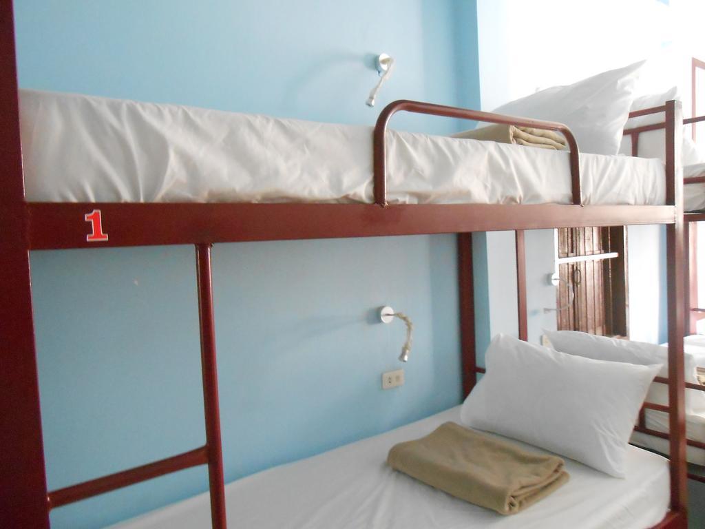 Lucky Backpacker Hostel Вьентьян Номер фото