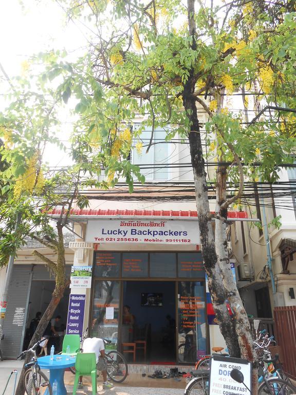 Lucky Backpacker Hostel Вьентьян Экстерьер фото
