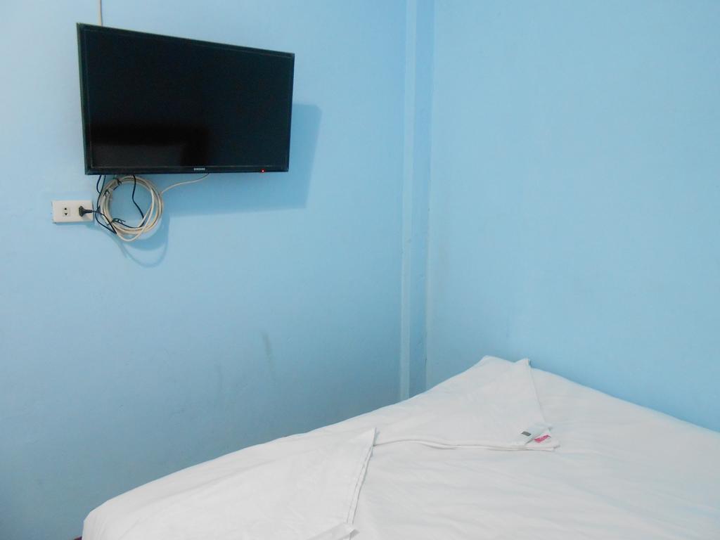 Lucky Backpacker Hostel Вьентьян Экстерьер фото