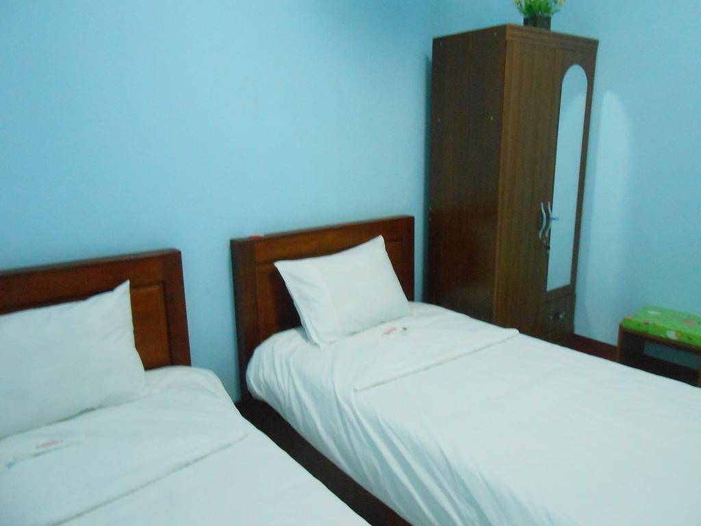 Lucky Backpacker Hostel Вьентьян Экстерьер фото